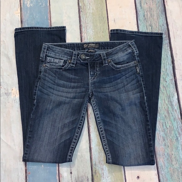 Silver jeans | Tuesday boot - Picture 3 of 13